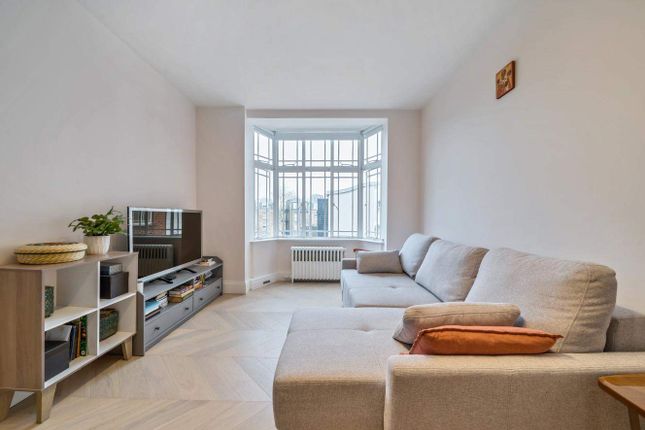 Thumbnail Flat for sale in Queensway, London
