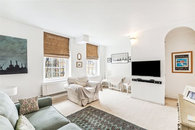 Flat for sale in Vicarage Crescent, London