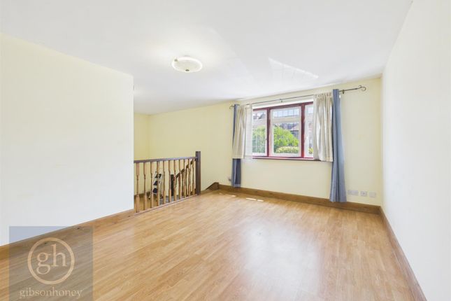 100, Sharps Lane, Ruislip photo 3