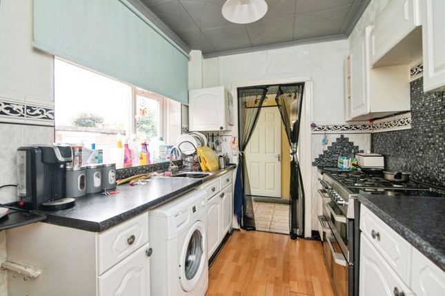 17, Gauden Road, Stourbridge photo 4