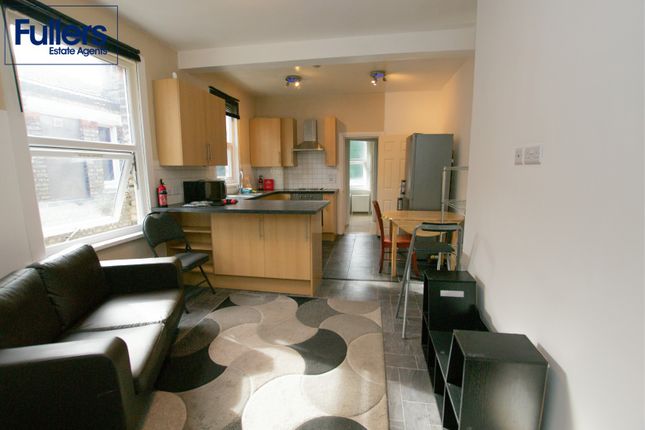 194, Lyndhurst Road, London photo 2