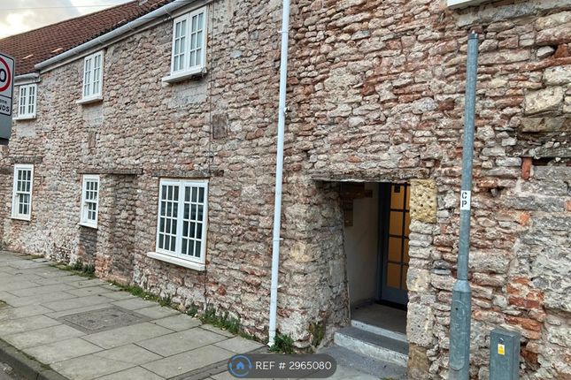 1-bed flat on Southover, Wells, £895/mo
