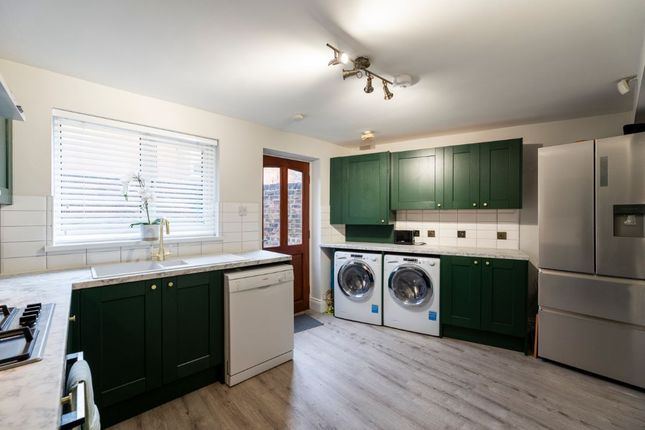 2, Gladstone Terrace, Newcastle photo 4