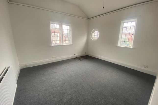 Flat to rent in High Street, Brockmoor, Brierley Hill