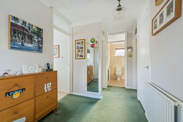 18, Sycamore Drive, Southampton photo 4