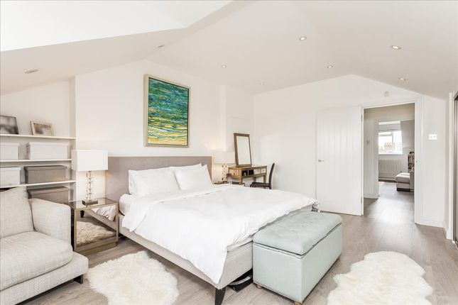 Flat for sale in Isis Court, Grove Park Road, Chiswick