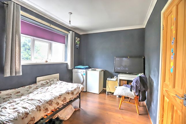 101, St. Cuthberts Drive, Gateshead photo 4