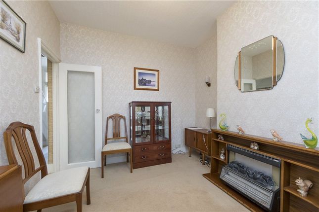 56, Aston Road, London photo 4