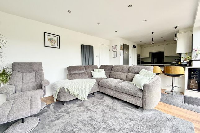 24, Grange Avenue, Leeds photo 4