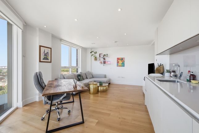 Flat 52, London photo 4