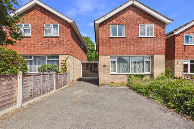 5, Warstone Close, BEWDLEY photo 4