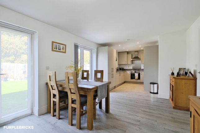 8, Melchester Road, Salisbury photo 4
