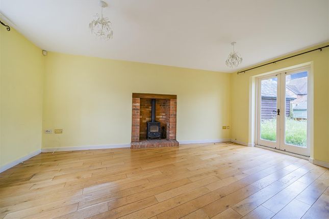 12, Woodlands, Sturminster Newton photo 2