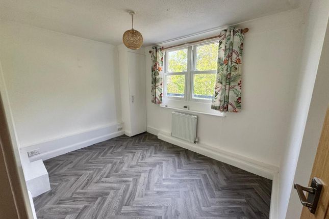 109, Hulverston Close, Sutton photo 5