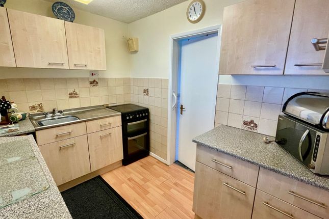 22, Sutton Court, Wolverhampton photo 3