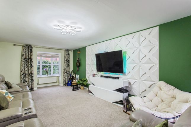 13, Hampton Grove, Lancashire photo 4