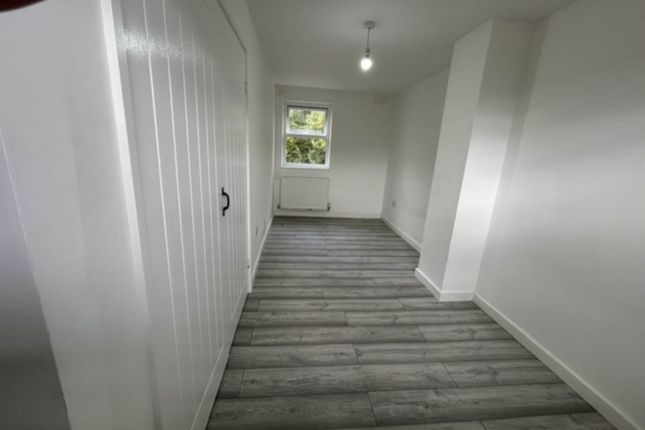 34, Brookfield, Cardiff photo 4