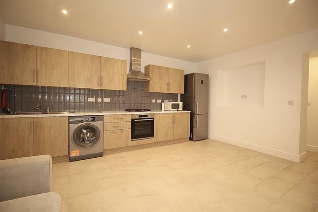 Kimberley Gardens, Enfield photo 5