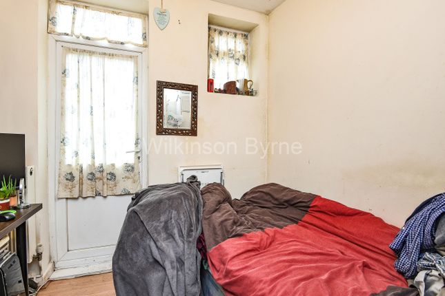 121, Bowes Road, Palmers Green photo 4