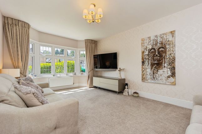 17, Springwood Way, Macclesfield photo 2