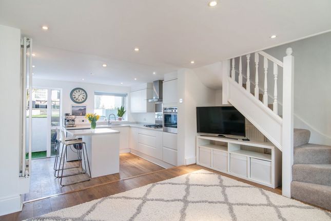 52, Haldane Road, London photo 4