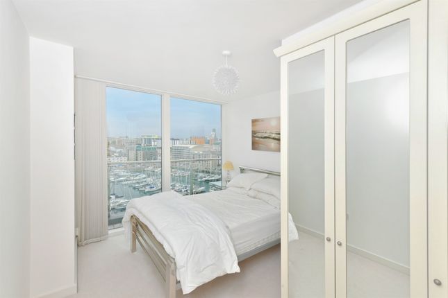 Flat 55, 17, Marrowbone Slip, Plymouth photo 4
