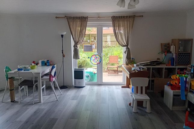58, Hartigan Place, Woodley photo 3