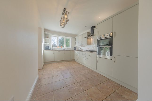 00, Broctone Drive, Broughton Astley photo 3