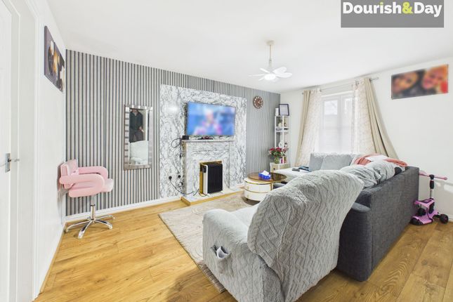 21 Park Avenue, Whitchurch photo 2