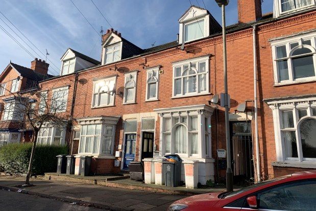 Flat to rent in 3 Sykefield Avenue, Leicester