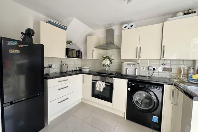 12, Glaisedale Grove, Willenhall photo 4