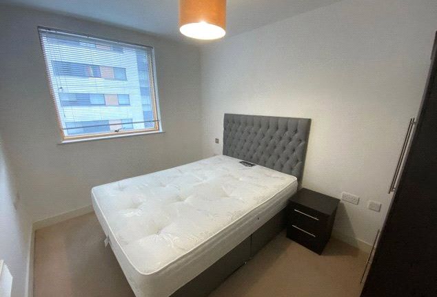 Flat to rent in Cypress Place, 9 New Century Park, Manchester