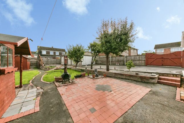 5, Oak Tree Close, Cheshire photo 3