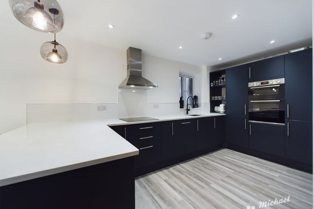 3 Sewell Springs, Dunstable photo 3