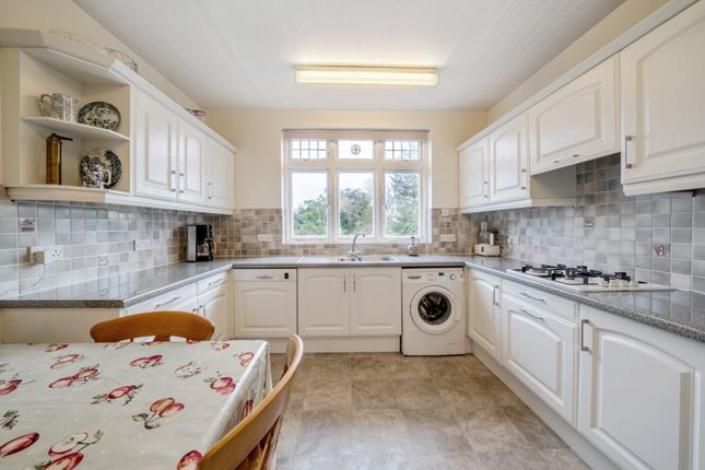 24, Shaftesbury Avenue, Kenton photo 3