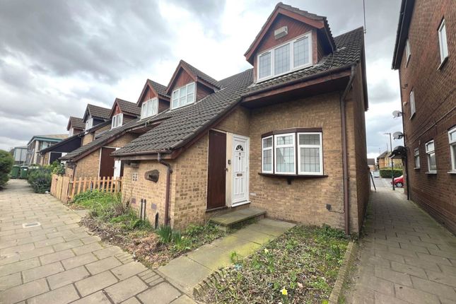 Thumbnail Property for sale in Mariners Walk, Erith