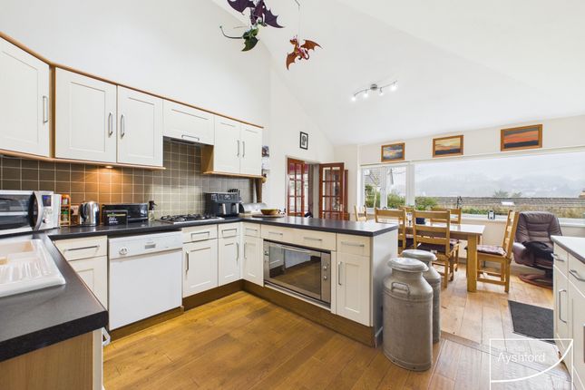 42 Pembroke Park, Paignton photo 4
