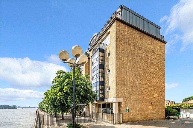 Thumbnail Flat for sale in Lawrence Wharf, Rotherhithe