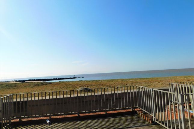 38, Beach Way, Clacton-on-Sea photo 5