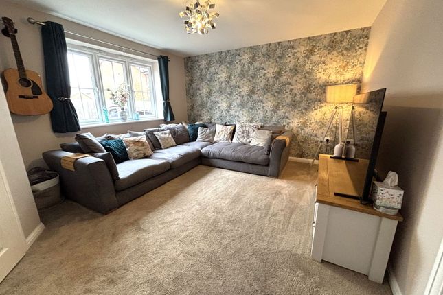 29 Tyler Road, Staplehurst photo 3