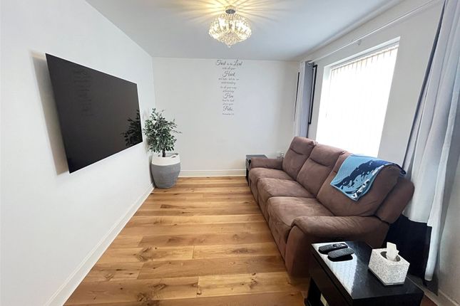 4, Battle Avenue, DAVENTRY photo 4