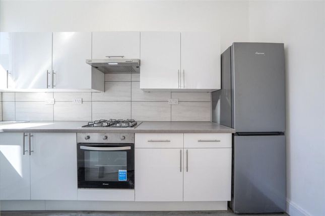 Flat 2, 12, Croxley Road, London photo 3