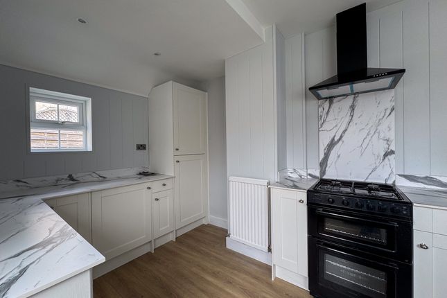 18, Oxford Road, Frinton-on-Sea photo 4