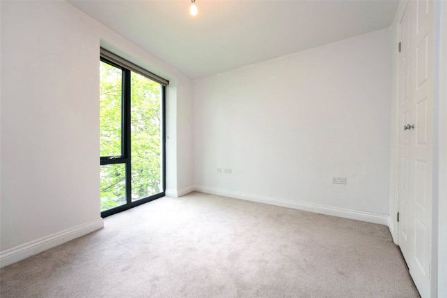 Apt 6, Cheltenham photo 4