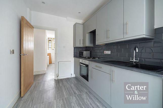 99, Shirley Gardens, Barking photo 4