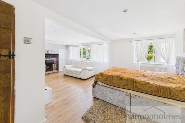 Cam05283G0-Pr0050-Still033