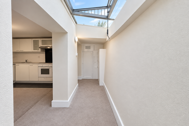 Flat 1, Chatsworth Road, Clapton, London, E5 0LS, London photo 4