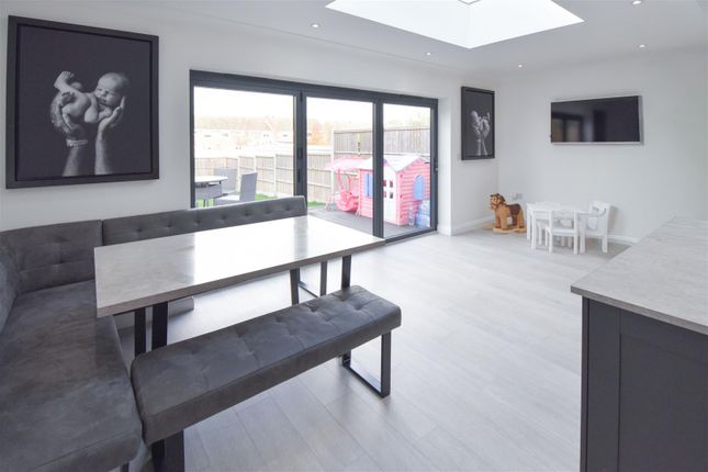 14, Albany Road, Brentwood photo 3