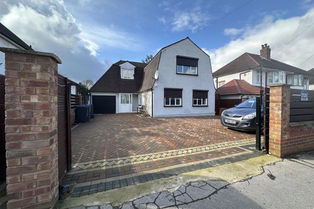 Thumbnail Detached house for sale in West Way, Croydon