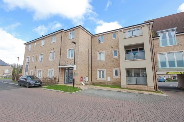 Thumbnail Flat to rent in Clifton Close, Bicester